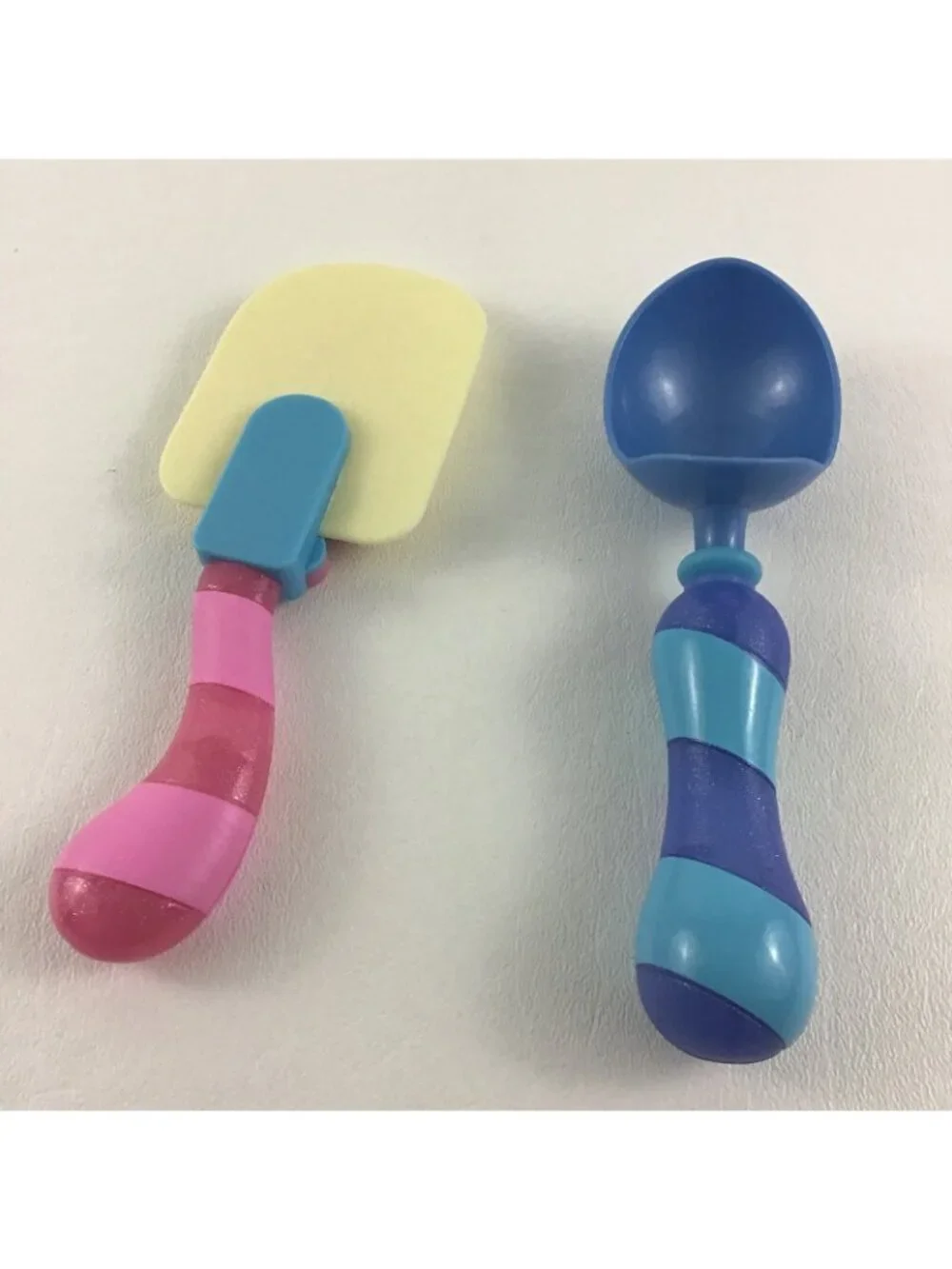 Disney Jr Alice's Wonderland Baker's Bag Playset Cupcake Whisk Scoop Rolling Pin